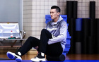 宏远速递!周鹏已正式跟队,杜锋打破与陈老板不和传言,奎因自宣离队